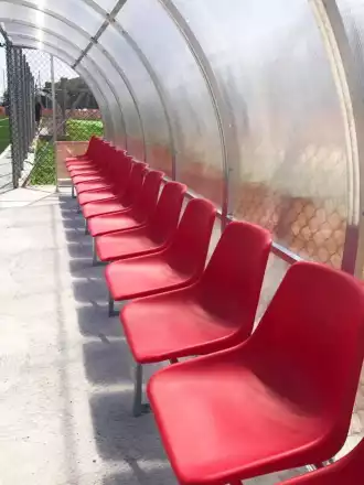 Banquillo cubierto - para jugadores y entrenadores - 6m - 12 asientos