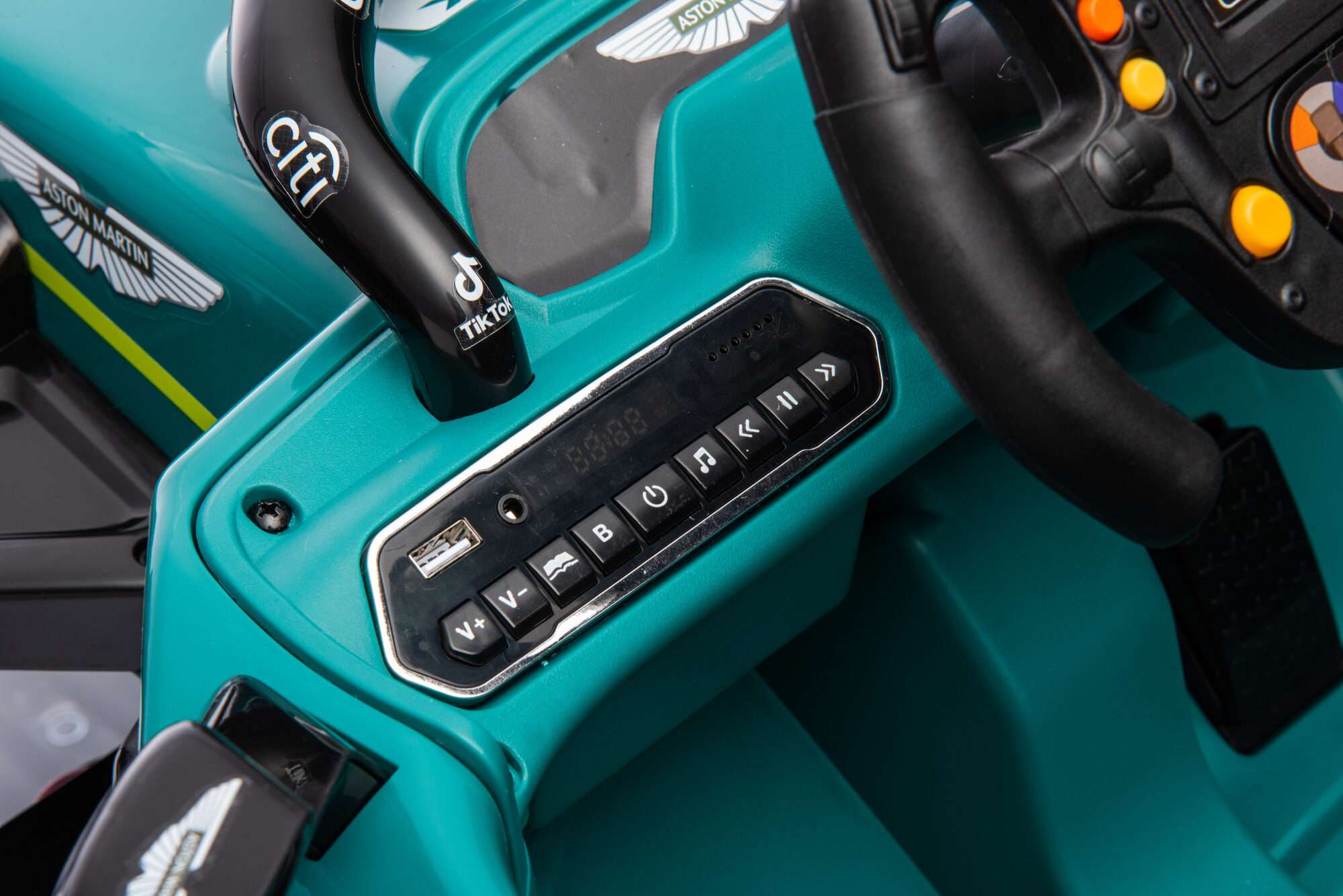 Image du produit : Licencia Aston Martin AMR23 en color Verde (3-8 años)