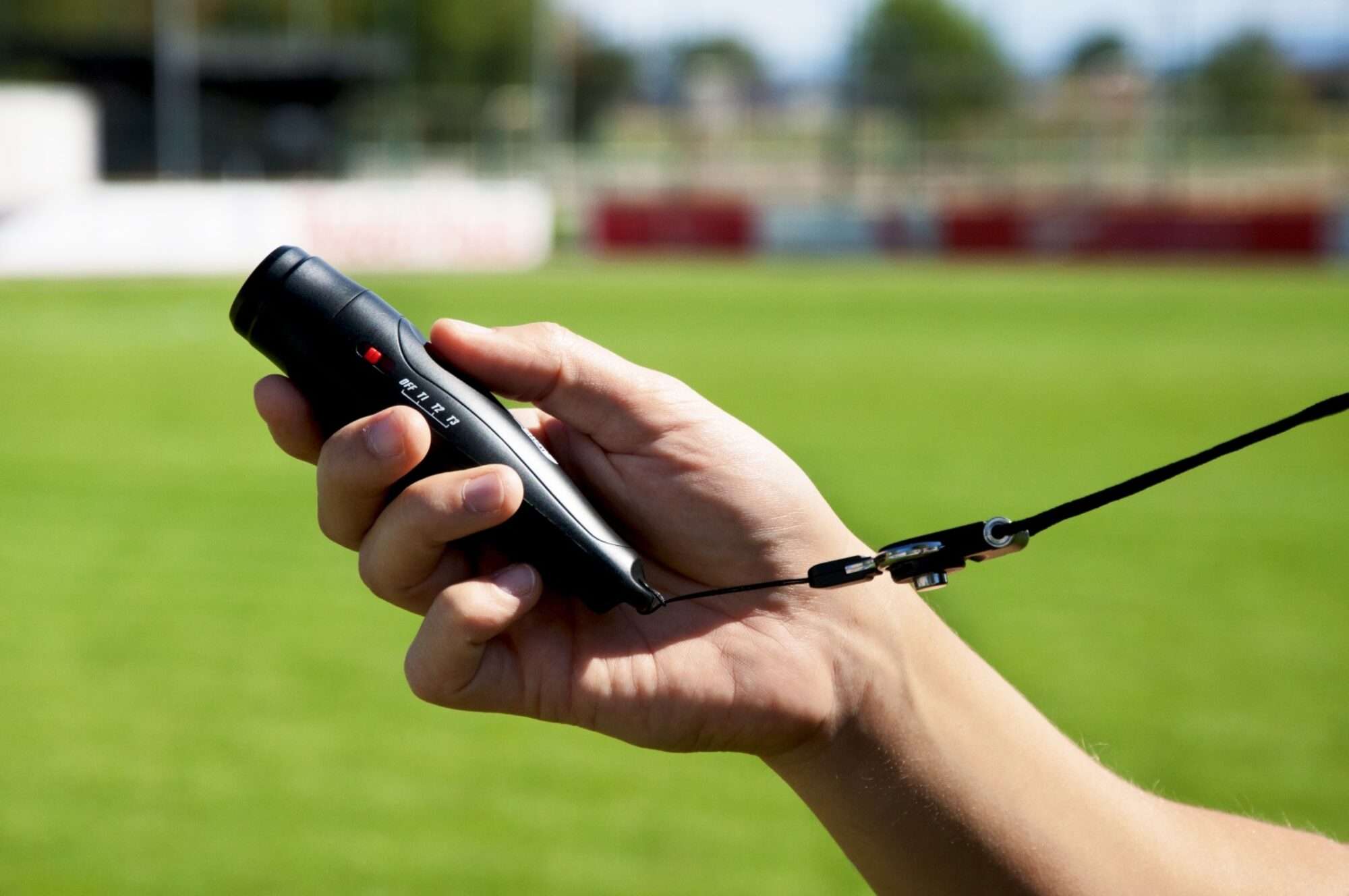 Image du produit : Silbato electrónico para árbitros - Equipo arbitral